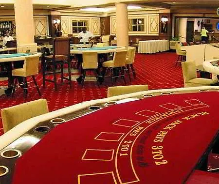 Lapethos & Casino Hotell