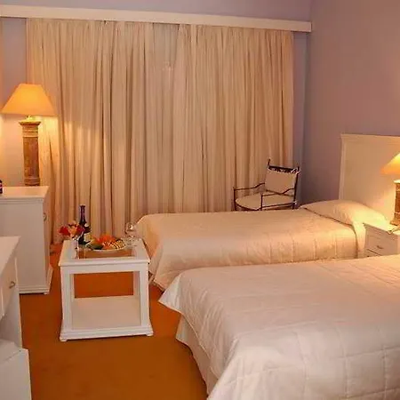 Lapethos & Casino Szálloda 4*