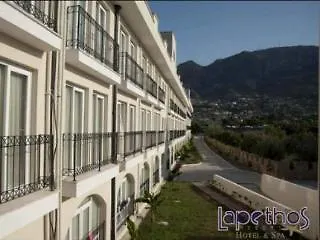 Szálloda Lapethos & Casino Kerínia